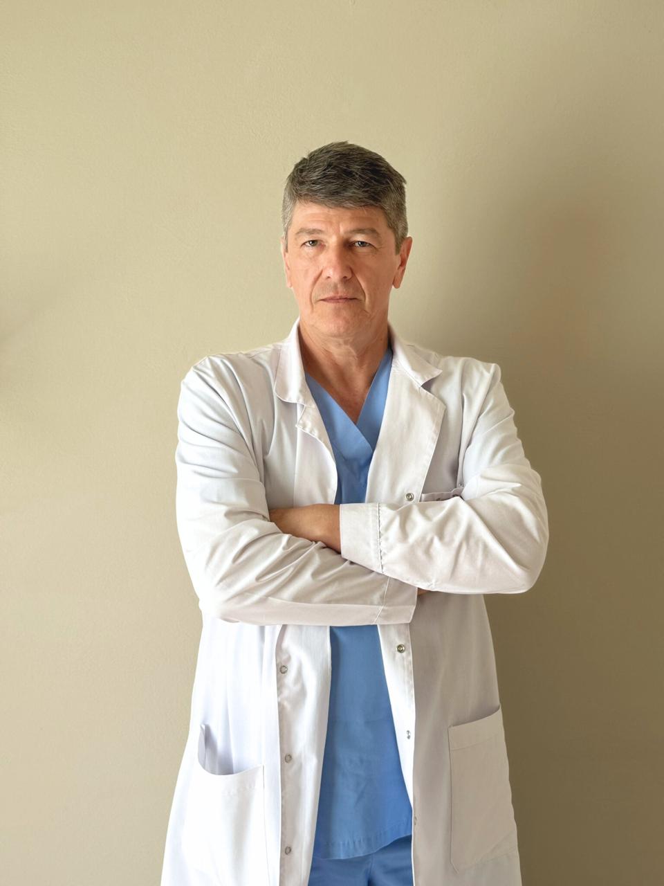 Dr. Dario Sosa
